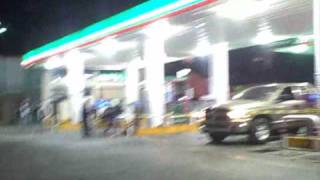 Ejecutan a dos en gasolinera de Hermosillo [upl. by Aynotak729]