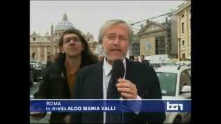 Gabriele Paolini quotIl papa è pedofiloquot incursione al TG1 dopo annuncio dimissioni Papa [upl. by Batista]