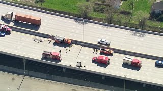 2 crashes close southbound I75 in Southwest Detroit [upl. by Amalia30]