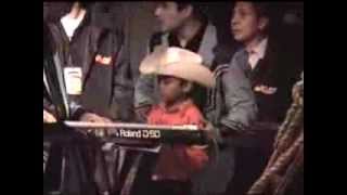 niño tocando con Kpaz de la sierra 2005 [upl. by Koppel]