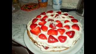 torta alle fragole torte me luleshtrydhe [upl. by Atsejam]