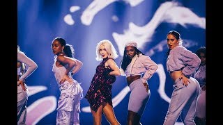 Zara Larsson sjunger i finalen av Idol 2018  Idol Sverige TV4 [upl. by Neih603]