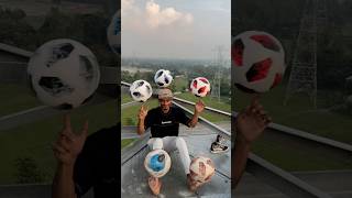 ১হাজার ফিট উপরে ৫টা ফুটবল ঘুরালাম😱 ytshorts rsyasinraj football lover skills video [upl. by Vail]