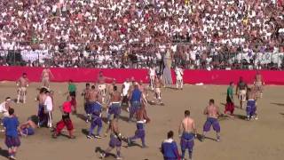 Calcio Storico Fiorentino 2011 Finale Azzurri Santa Croce contro Bianchi Santo Spiritowmv [upl. by Hardie]