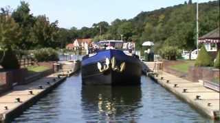 Oxfordshire Country Walk  Henley on Thames to Mill End via the River Thames round [upl. by Jessy]