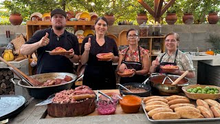 TORTAS AHOGADAS TIPICAS DE GUADALAJARA JALISCO CON CARNITAS MICHOACANAS [upl. by Krum]