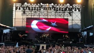 Hayko Cepkin  Paraşütle Sahneye Atlayış  Zaman Geçti ZeytinliRockFest2018 [upl. by Almeda]