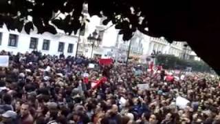 Devant le Ministère de lIntérieur  manifestation Tunis 14 janvier  Vidéo 44  Tunisie [upl. by Ray]