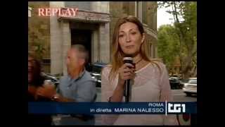 Gabriele Paolini aggredito in diretta al TG1 in difesa degli operai Alcoa in protesta [upl. by Islehc]