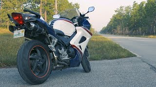 20022009 Honda VFR800 Delkevic Exhaust HQ Audio [upl. by Princess993]