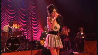 Amy Winehouse  Me amp Mr Jones  Live HD [upl. by Swihart]