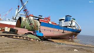 alang Alang Boat Market  Ship Breaking yard Bavahindi vlog Ekta tim mukeshvlogs ch 2024 [upl. by Felipa470]