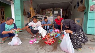 BORONG DAGANGAN MBAH YI SAMPAI MBAH YI MENANGIS TERSEDU SEDU 😘😍🔥 [upl. by Mattland696]