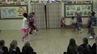 Ramsey Junior School WW1 Molly Dancers A Long Way To Tipperary [upl. by Fulmis]