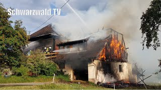 🔥🚒 Großbrand Schwarzwaldhof in Höchenschwand bei Waldshut steht in Flammen und stürzt ein [upl. by Houghton]