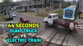 44 seconds  Argentina  dump truck fail crossing [upl. by Oniskey117]