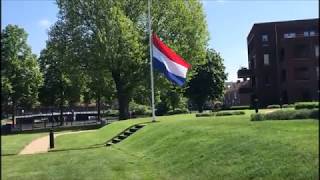 Dodenherdenking Vlaggen halfstok in Nederland [upl. by Younger]