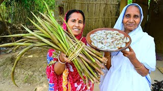 Loti Chingri Recipe  মাঠের টাটকা কচুর লতি তুলে সব থেকে স্বাদের লতি চিংড়ি রান্না  Kochu Loti Recipe [upl. by Ishmul]