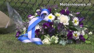 Bloemen monument voor omgekomen militairen in Assen [upl. by Atikahs]