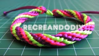 Como hacer una pulsera Kumihimo de 3 colores Kumihimo bracelet [upl. by Hgielrahc]