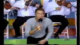 charlie zaa la pollera colora calle 8 telemundo 2000 [upl. by Nnyleuqcaj]