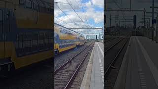 DDZ NID komt aan op Heerhugowaard ns shorts trein treinspotter train railway [upl. by Bohner]