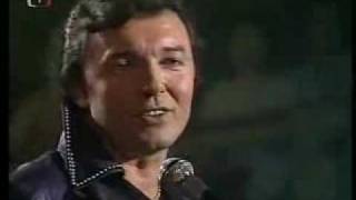 Karel Gott  Oheň v sobě máš [upl. by Lebasiram]