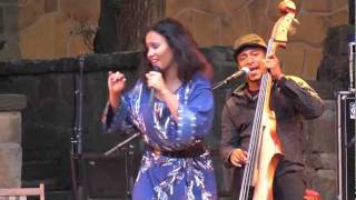 Mayra Andrade  Lapidu na bo  Live in Holland 1112 [upl. by Eralc]