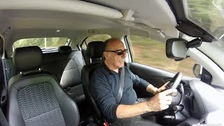 Chevrolet Onix 14 LTZ 2017  Teste com Emilio Camanzi [upl. by Kernan]