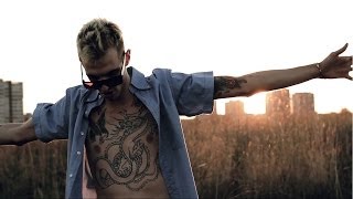 ACHILLE LAURO FEAT MARTINA MAY  SCARPE COI TACCHI 3  LA FINE VIDEO UFFICIALE [upl. by Barden]