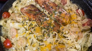 Pasta met zalm en garnalen in roomsaus [upl. by Maice]