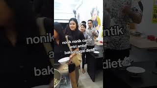 Nona Nona Manise Berburu Bakso Gagal Diet Sidoarjo sebelah karaoke x2 baksogagaldiet [upl. by Marino]