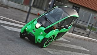 Toyota iRoad  il bello di quotpiegarequot in città [upl. by Towbin988]