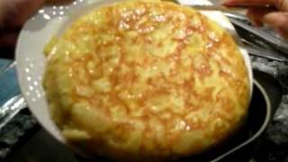 TORTILLA DE PATATAS DEL PEREZ POR SALMOREJO CORDOBES [upl. by Dnalel]