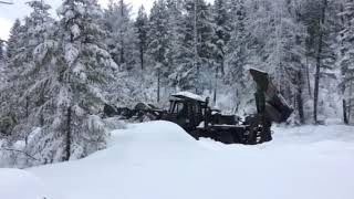 Unimog FLU419 plowing through deep snow [upl. by Ade]