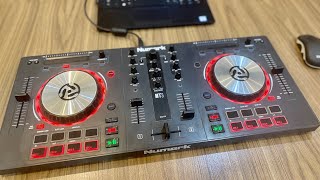 DjsBàn DJ giá rẻ bèo có những gì  Numark mixtrack 3 [upl. by Columbus]