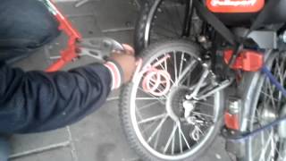 Fietsslot openbreken met betonschaar boltcutter [upl. by Wadlinger]