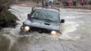 Mitsubishi Pajero 4x4 Extreme river crossing [upl. by Schluter802]