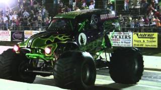 Jet Dragster vs Grave Digger at Mobile Dragstrip [upl. by Alemaj]