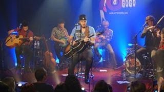 ACM Sessions Luke Bryan Country Girl Shake If For Me [upl. by Rebmak]