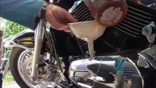 Olie verversen Kawasaki vulcan vn 800 classic  oil change [upl. by Alac549]