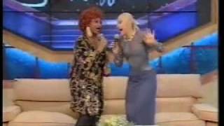 Raffaella Carrà e Celia Cruz  Guantanamera  Hola Raffaella [upl. by Birchard883]