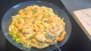 TAGLIATELLES AUX CREVETTES ET À LA CRÈME  Bien trop bon [upl. by Dnar]