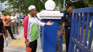 20130615 Anggota polis sabar dimaki lebai DAP PAS [upl. by Aniger]