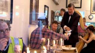 Walkers Clash of the Comics TV ad  Stephen Fry amp Frank Skinner [upl. by Rafaello115]