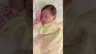 feeling reflex Newborn baby cute newborn foryou life viralshorts [upl. by Skilken]