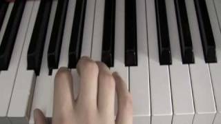 How to play piano Lesson 2 [upl. by Nnaihs]