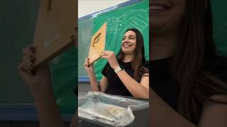 Unboxing placa de 1M da prof 🤩 professora alunos escola placayoutube 1millionsubscribers [upl. by Lambrecht744]