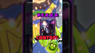 ¿QUIÉN CONTROLA A LA PEKKA DE CLASH ROYALE 🦋 [upl. by Haelahk311]