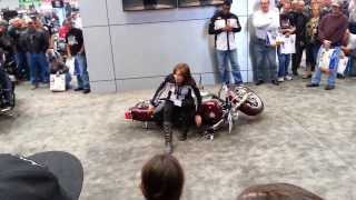 woman teaches how to tip up a Harley alone [upl. by Glaser]